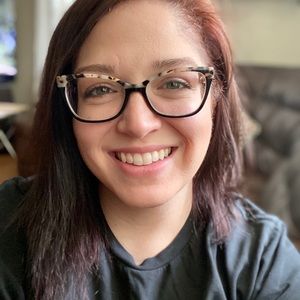 Meet your Posher, Danielle